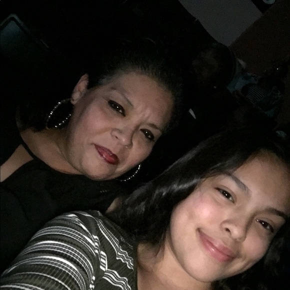 Meet your Posher, Cathia - Picture 1 of 1